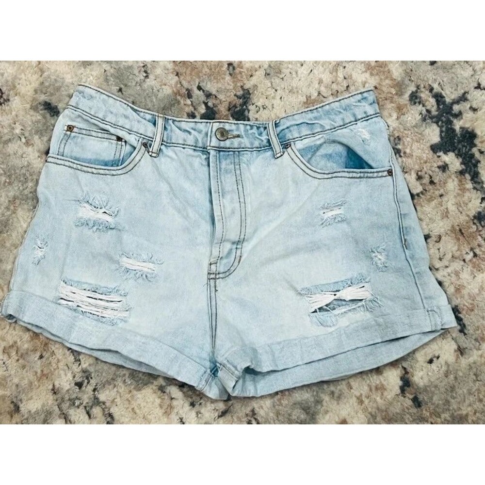 Forever 21 Light Wash Distressed Denim Shorts Size 29